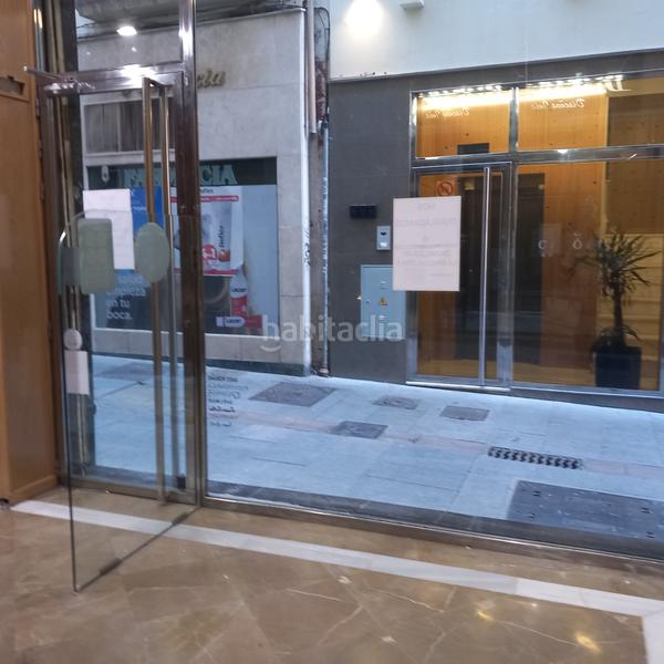 Foto 49a8ab48-40d7-43b7-8bd7-fb4600977297. Alquiler local comercial se alquila local en pleno centro en Granada