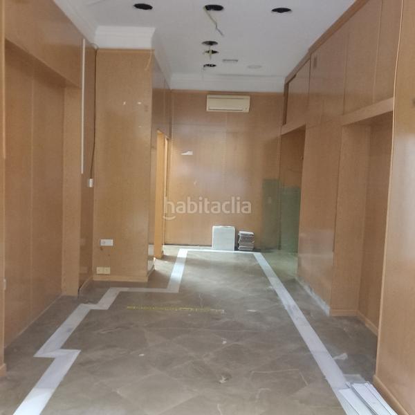 Foto a369678e-2fd7-4204-a474-708bc70b7f04. Alquiler local comercial se alquila local en pleno centro en Granada