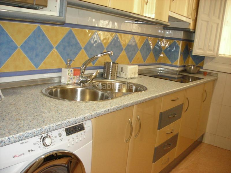 Foto 42d29a1b-819c-40d8-b3fb-02977b0bf7d8. Alquiler apartamento se alquila apartamento en en centro en Granada