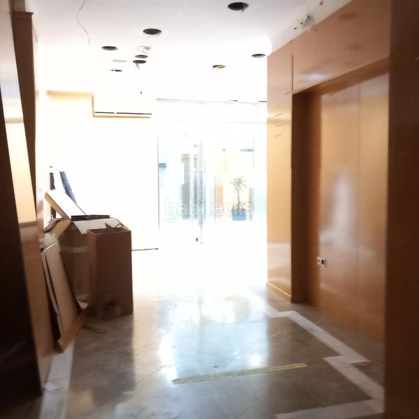 Foto f2d29c50-ecaf-4000-9144-f8cef9af5b2b. Alquiler local comercial se alquila local comercial en Granada