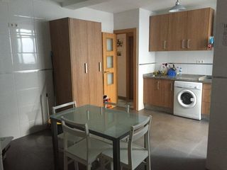 Affitto Appartamento  Calle san juan de dios. Se alquila gran piso para el próximo curso