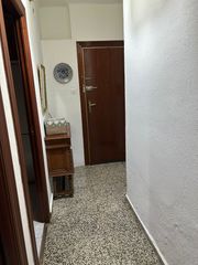 Lloguer Pis  Calle infanta beatriz. Se alquila 1 habitación para 1 chica estudiante.