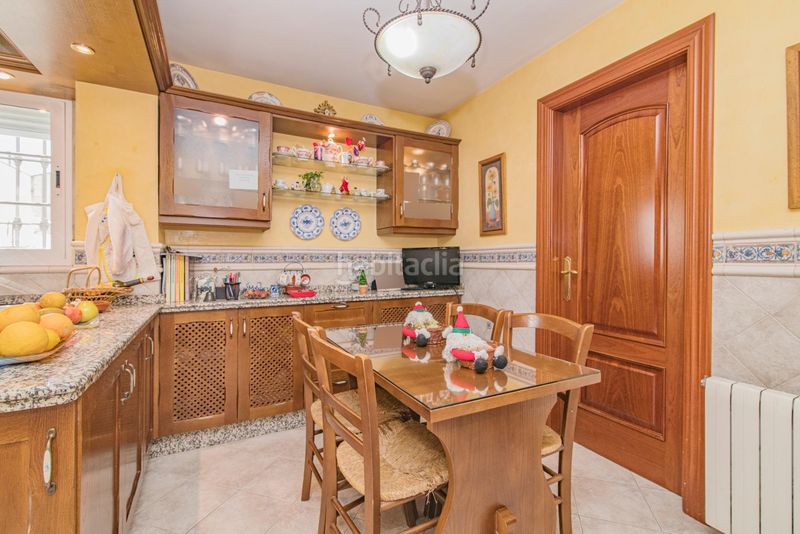 Foto dfd823da-f0d1-4886-b336-f9a410bb6cd4. Chalet en Maracena