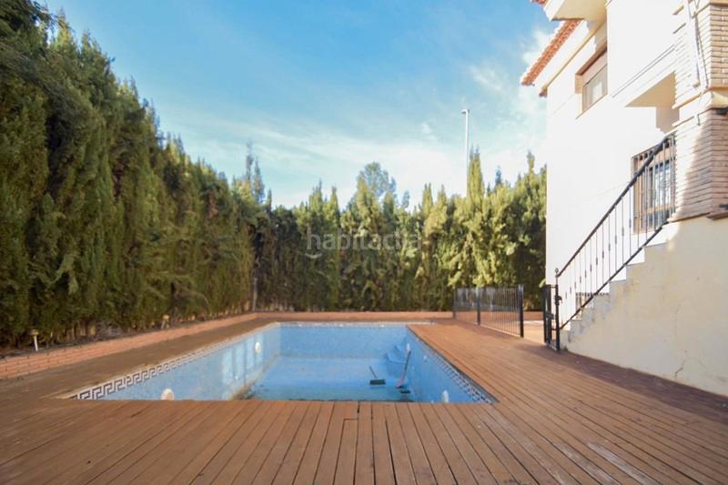 Foto 5c9431d2-be7a-45e3-b6ca-170a49e04b81. Xalet amb aparcament piscina a Maracena