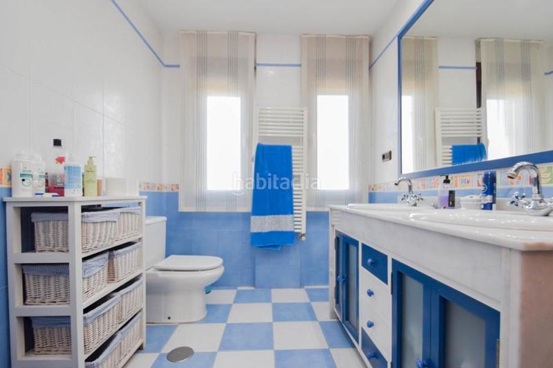 Foto 72c763c2-0957-4234-bd95-a0453d24ad30. Xalet amb aparcament piscina a Maracena