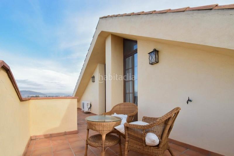 Foto bb2e7737-3c36-43a0-8a5e-6a127de0ff73. Xalet amb aparcament piscina a Maracena