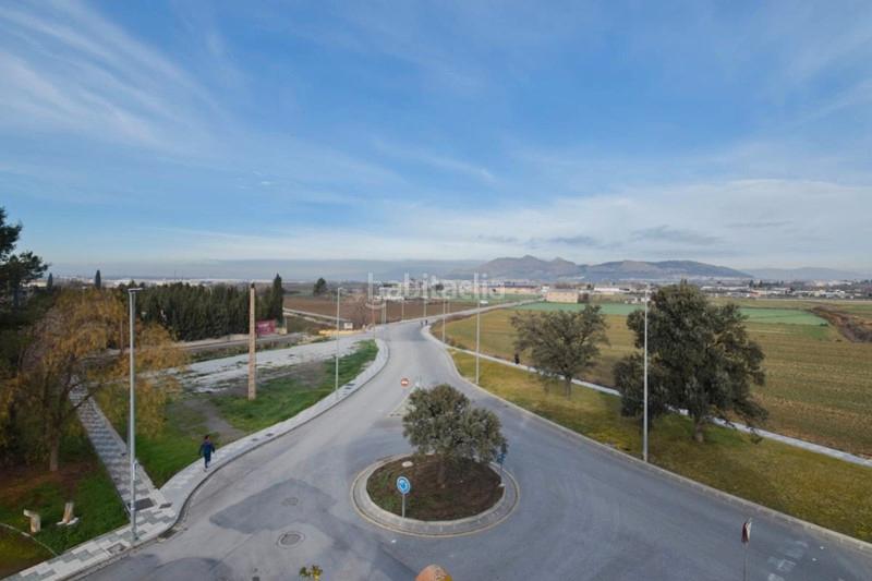 Foto c20ce743-7ea1-4f0a-a076-c652a73d32a9. Xalet amb aparcament piscina a Maracena