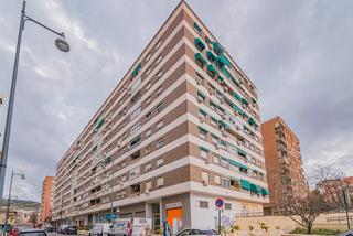 Etagenwohnung in Calle Sos del Rey Católico