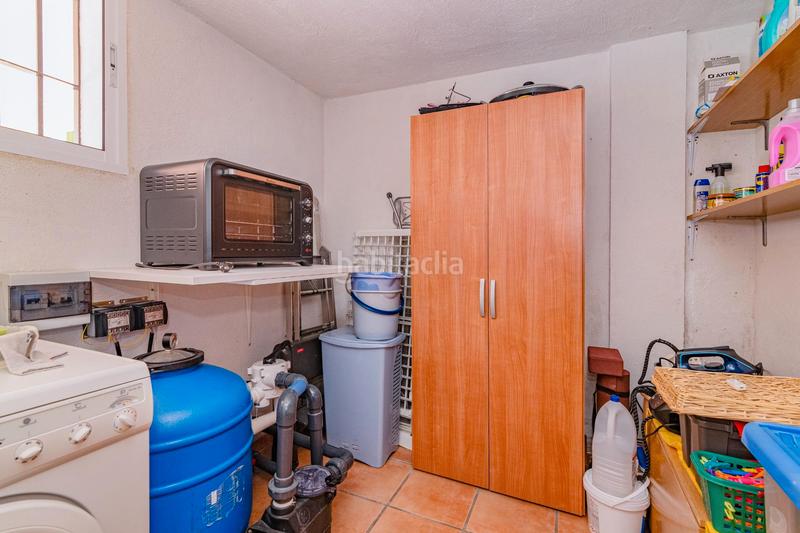 Foto c22a444e-900d-48cc-8dd0-b5738d346a39. Xalet amb xemeneia piscina a Barrio de la Vega Monachil