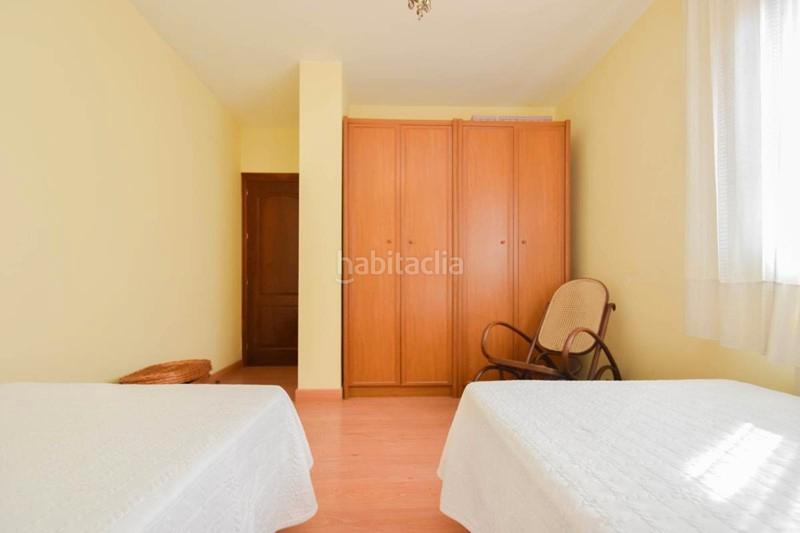 Foto 02db3a94-7735-40d1-badd-3a12e5884166. Chalet en calle alhelíes 14 en Cúllar Vega
