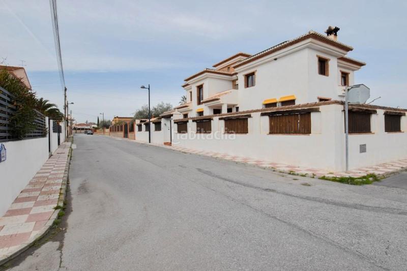Foto 9f34db51-fef4-47f8-befa-a7e78003a64f. Chalet en calle alhelíes 14 en Cúllar Vega