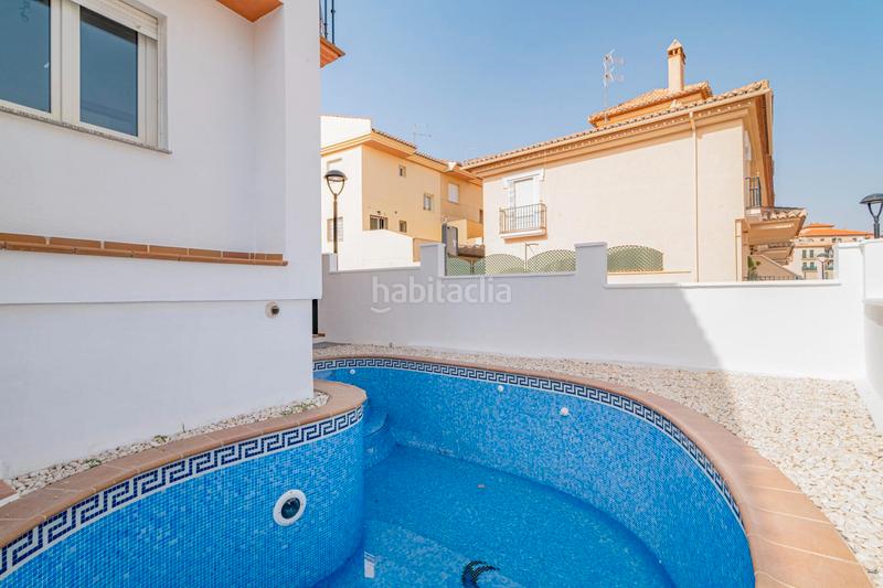 Foto 56c6f04f-9ff8-4044-9171-442e9cfb54b8. Casa pareada venta chalet pareado con luz natural y piscina privada en ogijares en Ogíjares