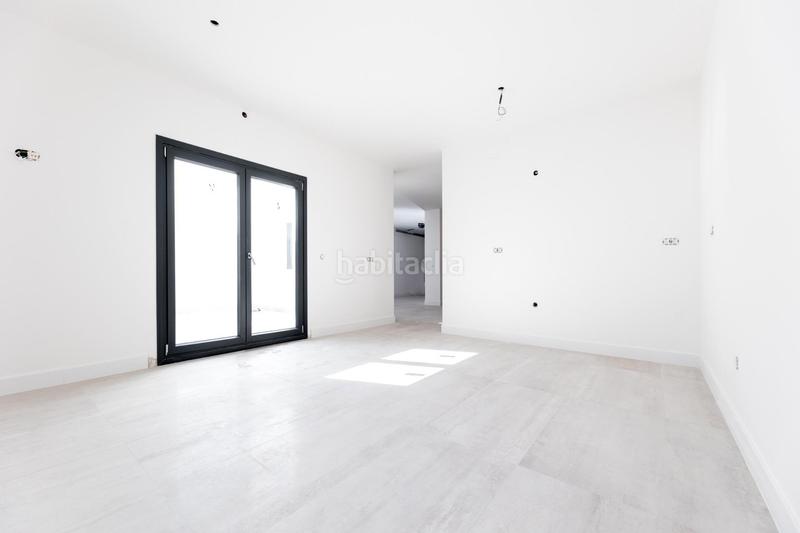 Foto 4b7d0d2b-024a-4343-b339-425fb7294eb8. Semi detached house with heating parking in Poniente Armilla