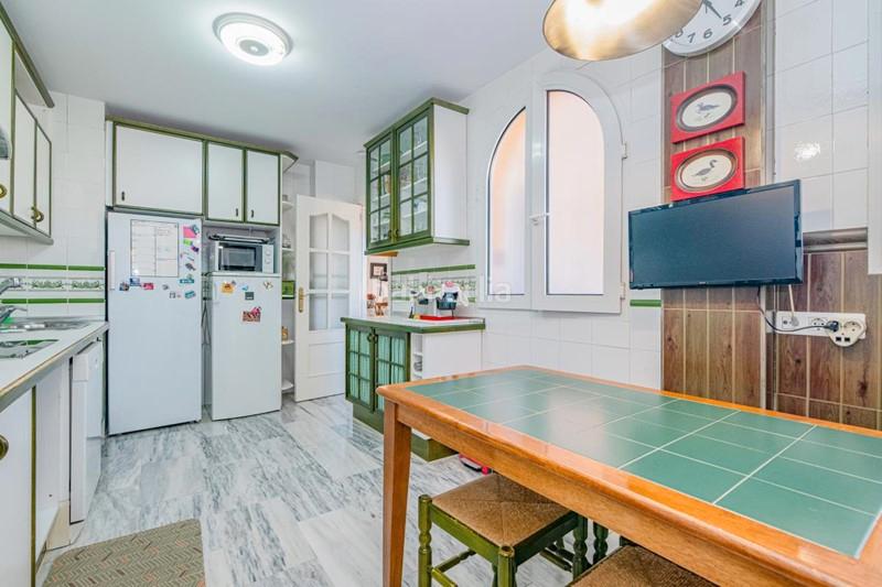 Foto 4eb3e32e-391e-4ecb-9efc-ba93d965883a. Casa adossada amb calefacció aparcament piscina a Jun