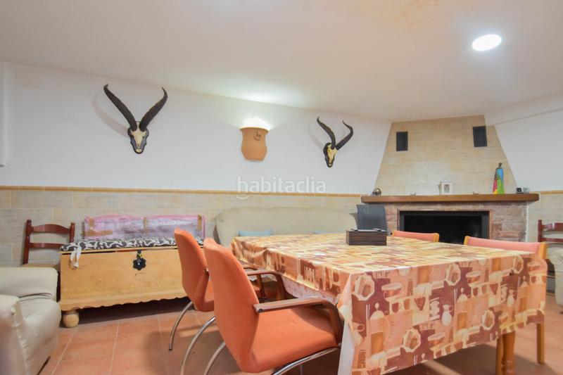 Foto 209e895d-8b9f-42da-a72f-79bc7940a0d0. Casa adossada amb xemeneia calefacció a Peligros