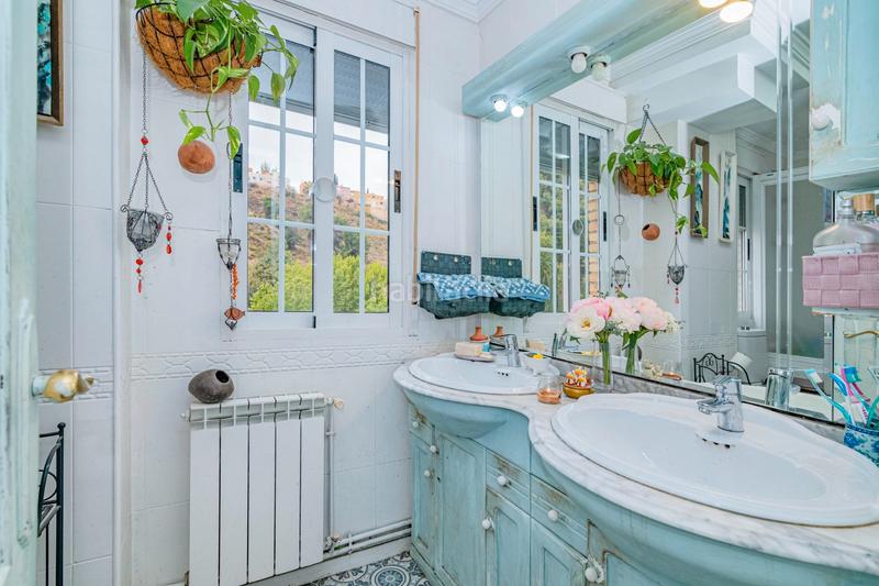 Foto 1800b278-4f87-4e49-a161-c0a4468e9890. Flat with heating in Crta. De la Sierra Granada