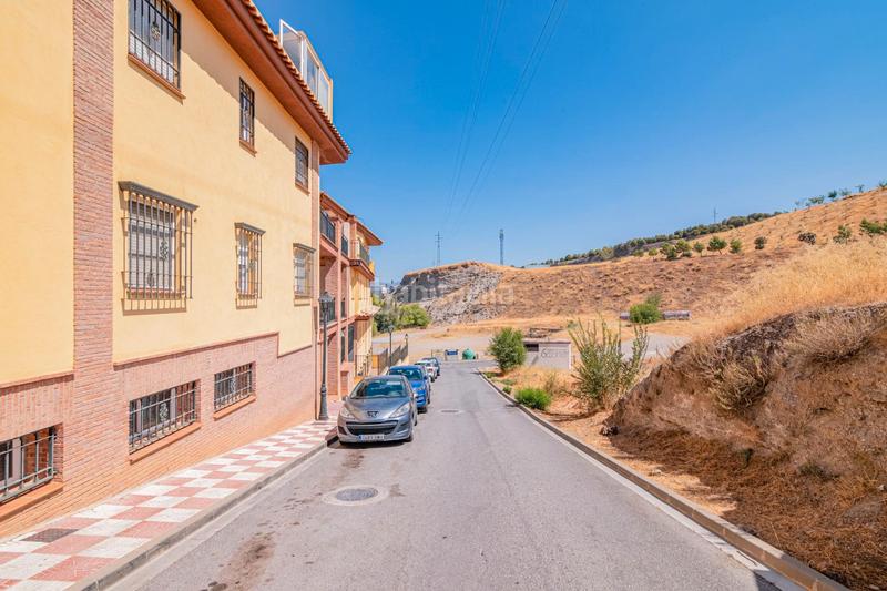 Foto 1de7004f-4ea8-411e-bba4-a8fe23509e81. Attico con riscaldamento parcheggio in Cájar