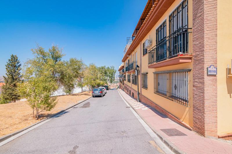 Foto f57ad686-b2ec-450a-8322-c4d8ae4a2b3a. Attico con riscaldamento parcheggio in Cájar