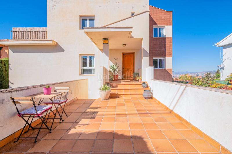 Foto 14a6a851-9ea8-41a9-a26d-5dd4f5e66bd2. Xalet amb calefacció aparcament piscina a Altos de la Zubia Zubia (La)