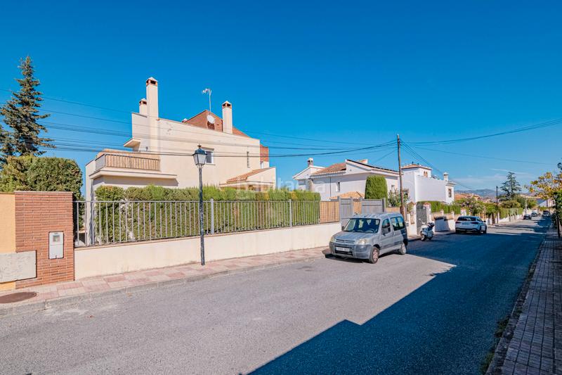 Foto 49eff677-5e2f-42b3-8800-d86e0937e396. Xalet amb calefacció aparcament piscina a Altos de la Zubia Zubia (La)