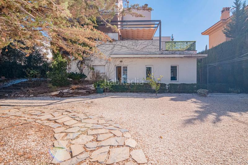 Foto 5753e6de-6a54-49a7-9df4-7ed873f13854. Xalet amb calefacció aparcament piscina a Altos de la Zubia Zubia (La)