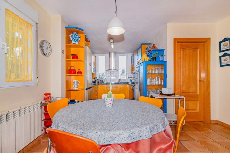 Foto 8de2ff74-459c-44dd-b967-961002343cbe. Xalet amb calefacció aparcament piscina a Altos de la Zubia Zubia (La)