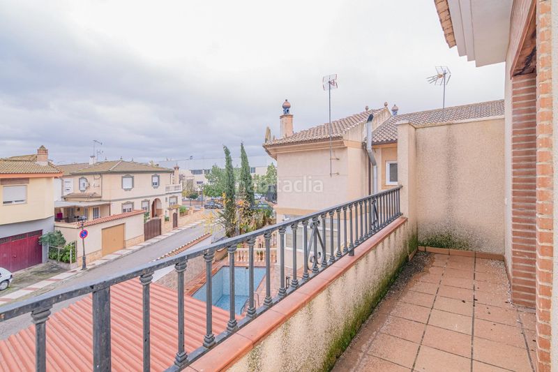 Foto 6357c72a-9e9a-437e-832d-9ebc2f1c6829. Xalet amb xemeneia calefacció aparcament piscina a Atarfe