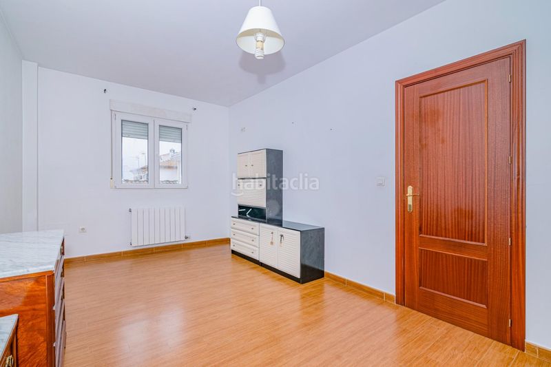 Foto 7dc1c773-bff3-4989-a3cf-166921e0734e. Xalet amb xemeneia calefacció aparcament piscina a Atarfe