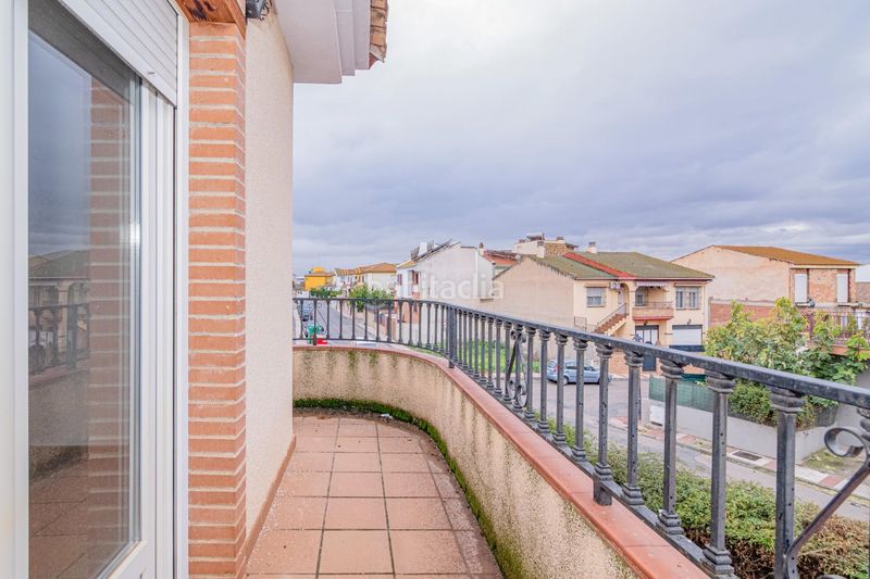 Foto a62e8204-784f-498b-970f-d6e4c25bdd5c. Xalet amb xemeneia calefacció aparcament piscina a Atarfe