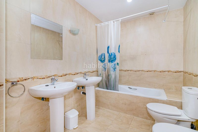 Foto a863b3fe-5124-4d78-be2c-d8dcc400fda2. Xalet amb xemeneia calefacció aparcament piscina a Atarfe