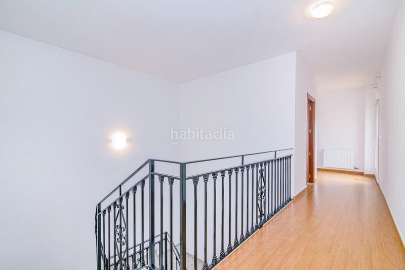 Foto ccf86c5f-f067-4e7c-9be7-40f02c9f46de. Xalet amb xemeneia calefacció aparcament piscina a Atarfe