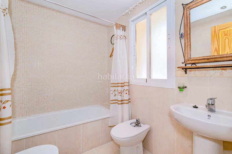 Foto c53c35bc-23a9-497c-a6eb-1d917de4148e. Pis a calle comares 32 a Atarfe