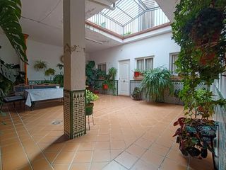 Casa adossada a Ronda de Belén 1