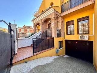 Casa adosada en Calle Princesa Sofía 55