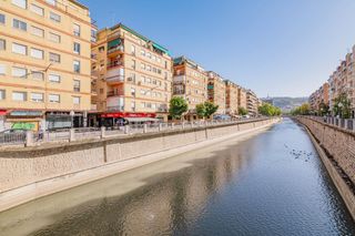 Penthouse in Calle ribera del genil 8. Gran oportunidad de adquirir un atico a muy buen precio!!!
