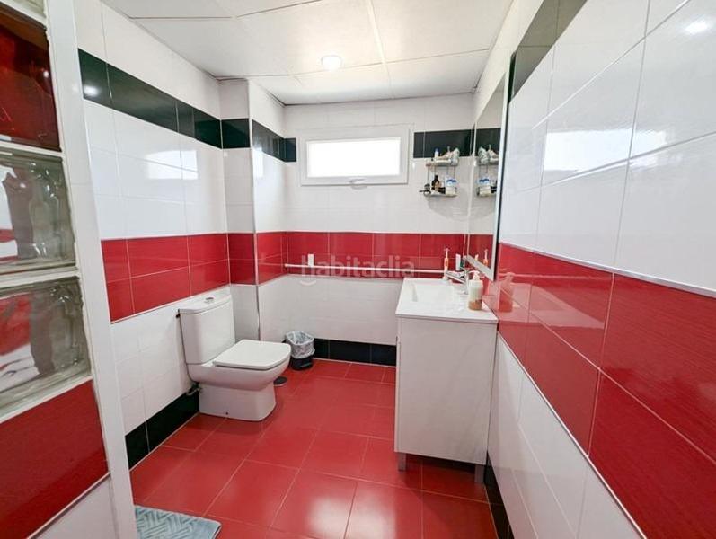 Foto 0324734b-0d9b-450d-a5be-8b26080e4847. Casa adosada casa en venta en Cúllar Vega