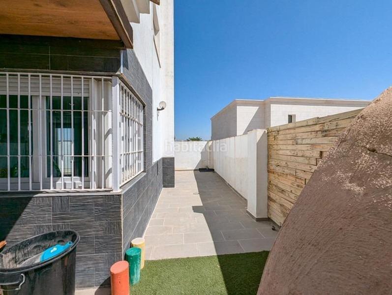 Foto 41eabdb1-6ca7-4570-a9dd-9683b4a3dd8a. Casa adosada casa en venta en Cúllar Vega