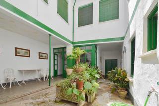 Casa a Alfacar. Vivienda histórica con fachada protegida en el corazón de alfaca