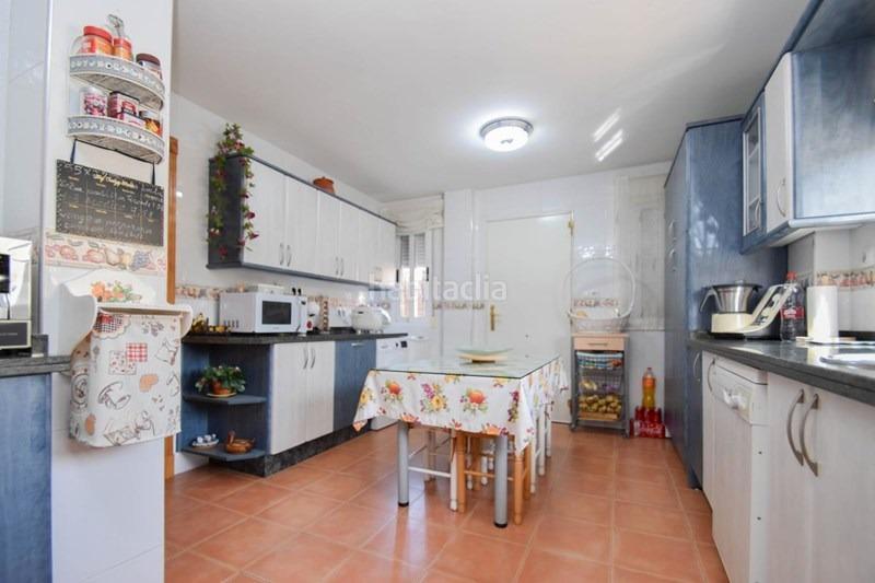 Foto a5572f7d-d479-46d8-b4b2-5ff79f8dcb57. Chalet  en venta en Urbanizaciones Alhendín