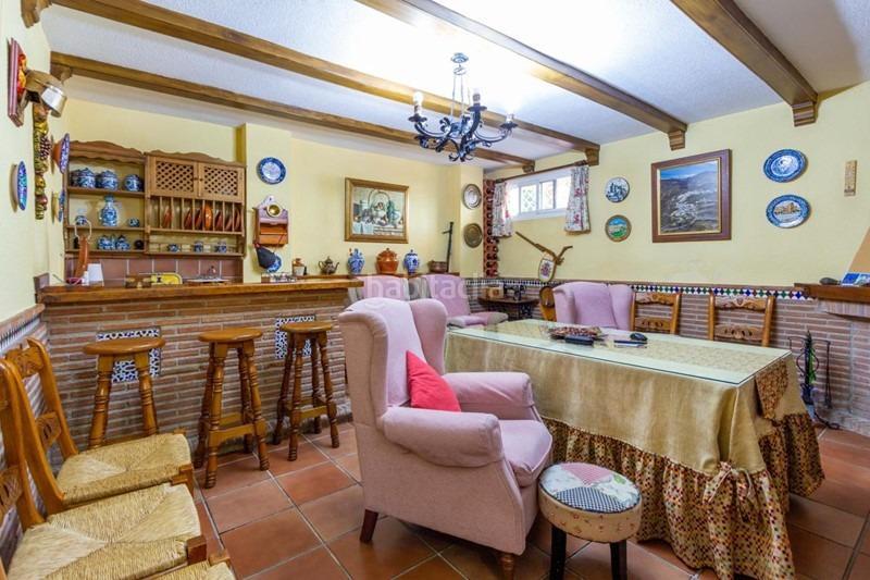 Foto b4ae8382-8ee4-4f6a-83b9-457aa83c9bf5. Casa con riscaldamento parcheggio in Castaño - Mirasierra Granada