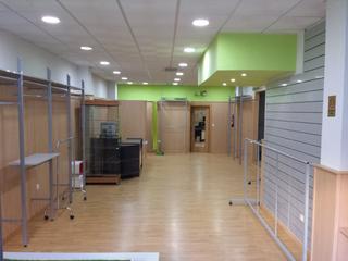 Lloguer Local Comercial a Atarfe. Local comercial con escaparate en zona estratégica