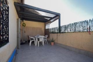 Pis  Calle de miguel de cervantes. Piso reformado de 3 dormitorios con terraza privada en pleno cen