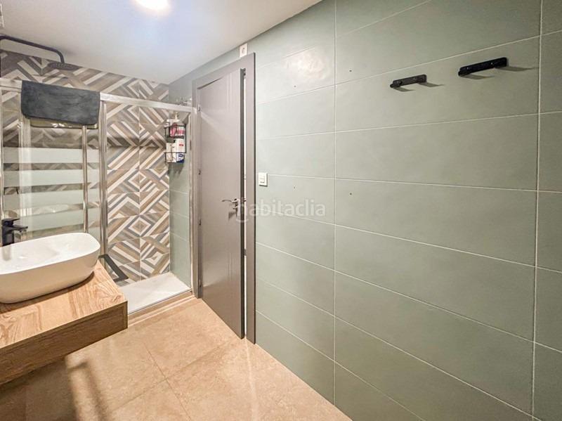 Foto 06b7d86f-f0d7-42e1-929b-9c7a75f1cf09. Piso  céntrio en zona arabial en Camino de Ronda Granada