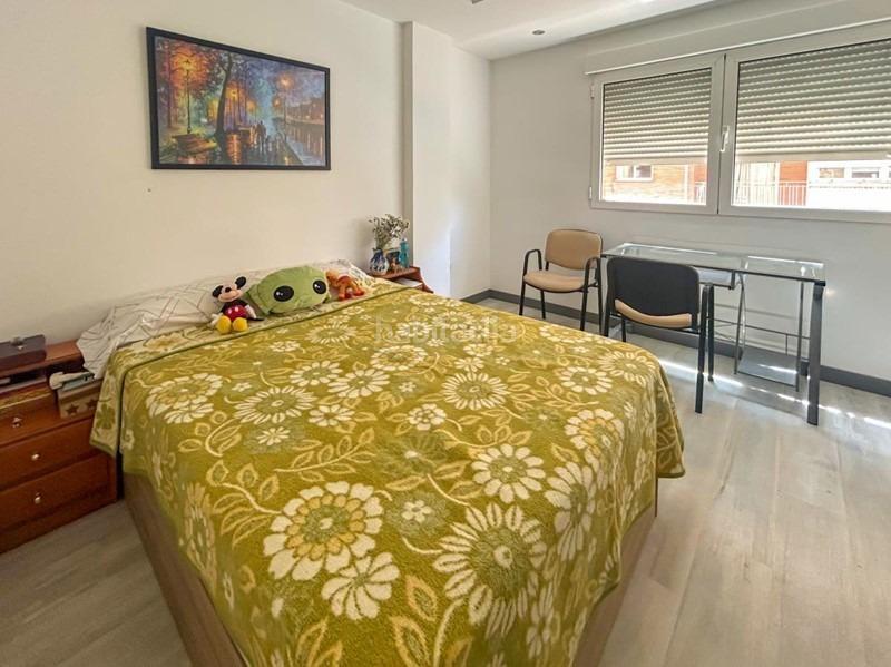 Foto ba8cf9f9-947d-423c-b9e9-05023dd92514. Piso  céntrio en zona arabial en Camino de Ronda Granada