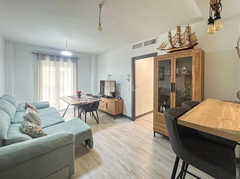 Foto efb360e2-724a-410f-a21e-b08aa0c3f2b5. Piso  céntrio en zona arabial en Camino de Ronda Granada