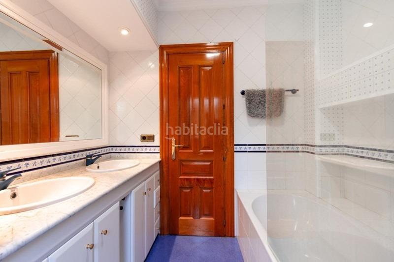 Foto d29850fa-9e92-45a3-a2b2-4d9b59b14274. Chalet con riscaldamento parcheggio piscina in Padul