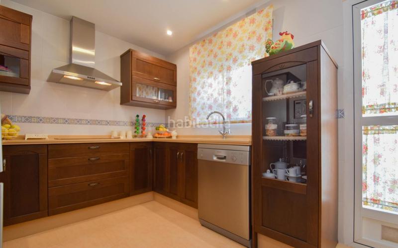 Foto 5f5d2757-591e-4ba2-9e81-e9ec0b732303. Casa adossada amb aparcament a Atarfe