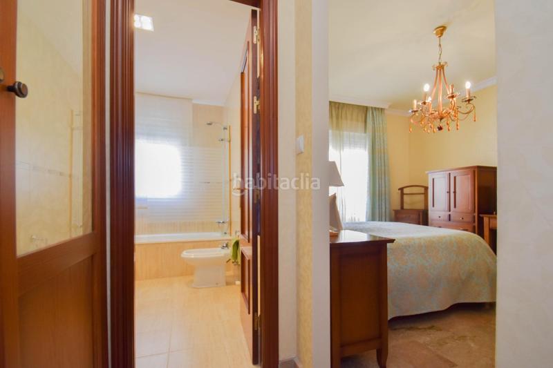 Foto 7b9daf3b-1014-4aef-a140-003ace4e7932. Casa adossada amb aparcament a Atarfe