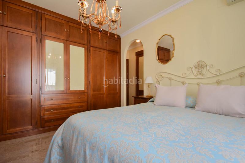 Foto b71a8f35-3808-47d2-8e43-96ccf601d747. Casa adossada amb aparcament a Atarfe