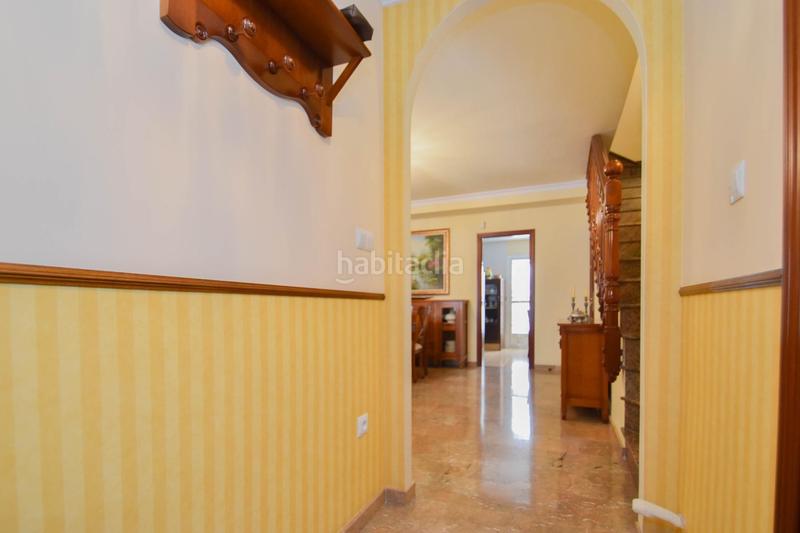 Foto dda3b3b4-ffd0-4915-8638-5c570a076dbe. Casa adossada amb aparcament a Atarfe